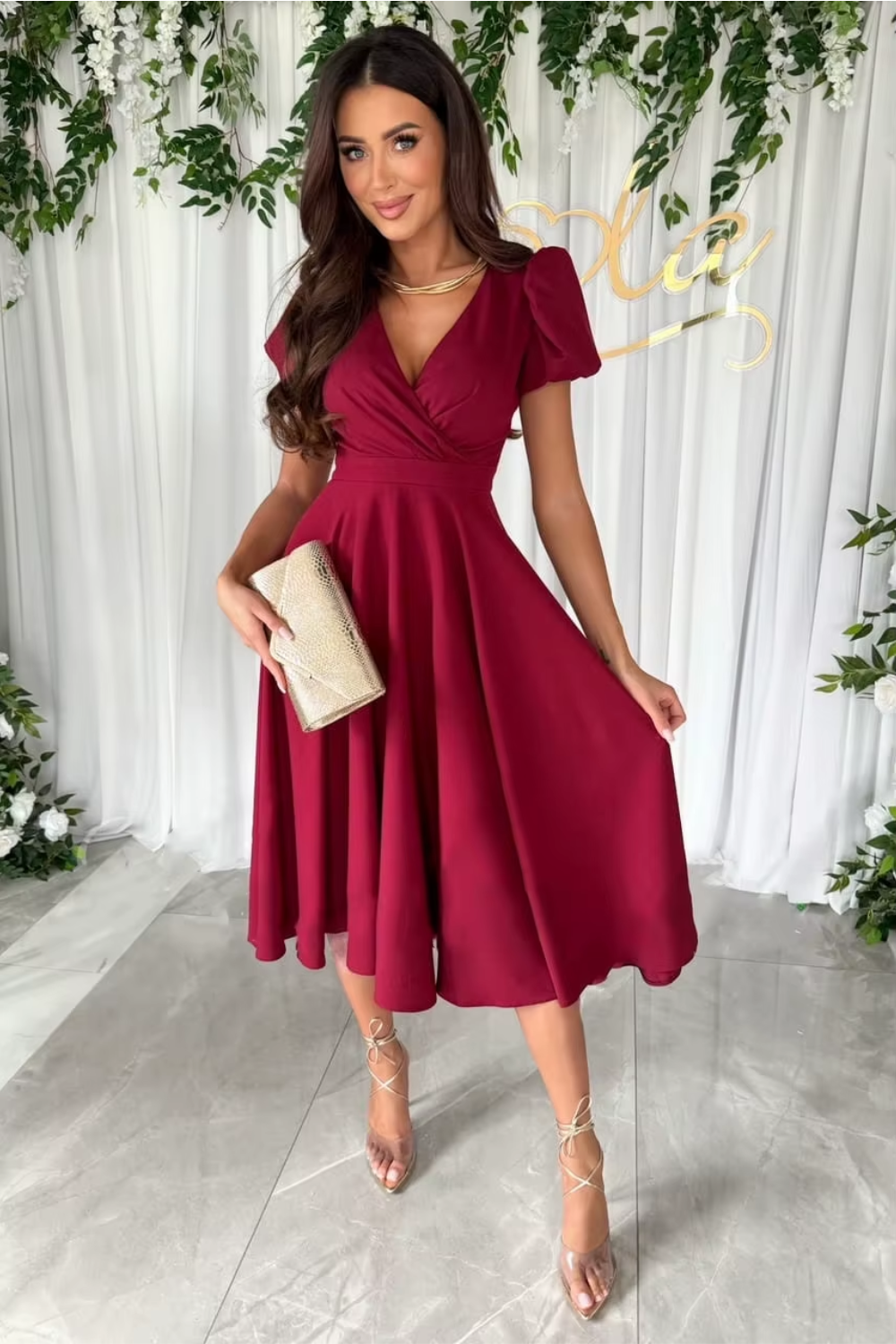 Anika - Elegant V-Neck Midi Dress