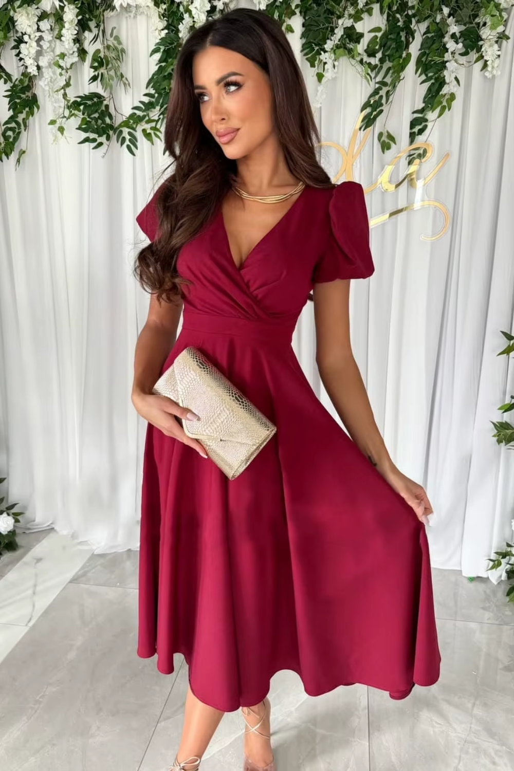 Anika - Elegant V-Neck Midi Dress